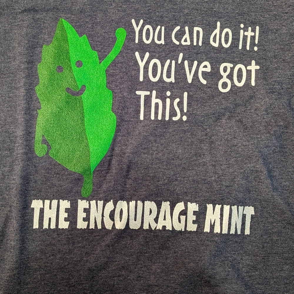 Gildan Charcoal Tee with Green Motivational Leaf NWOT - Picture 2 of 3
